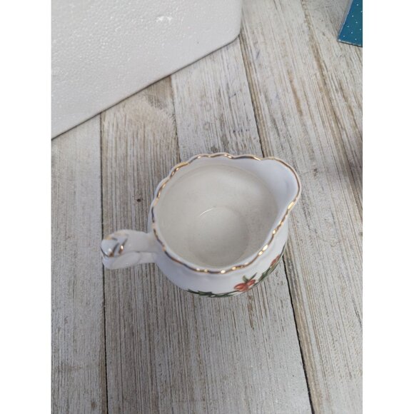 Vintage 1995 A Cup of Christmas Tea Creamer & Sugar Bowl Bone China CT137 in Box - Picture 4 of 10